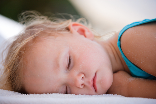 Caldo e sonno: consigli per aiutare i bambini a dormire bene in estate